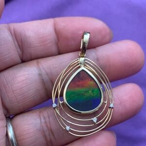 Korite 18k Gold Ammolite &Diamond Pendant